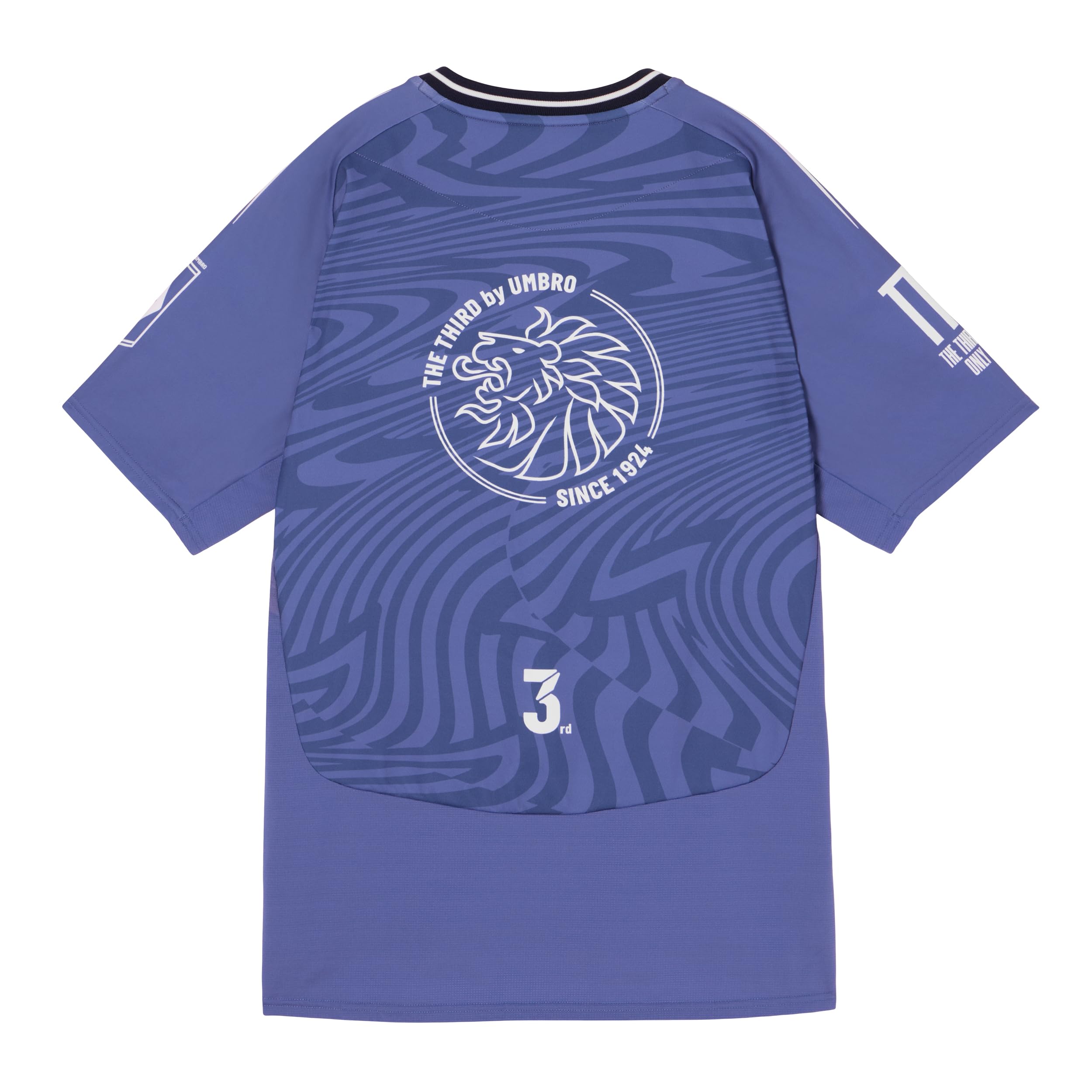Amazon.co.jp: Umbro: THE THIRD